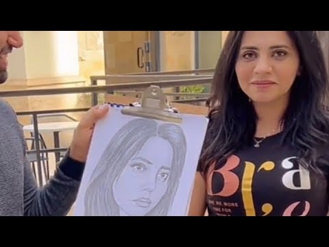 رسمتها من غير ما تاخد بالها شوفو رد فعلها كيوت تجنن