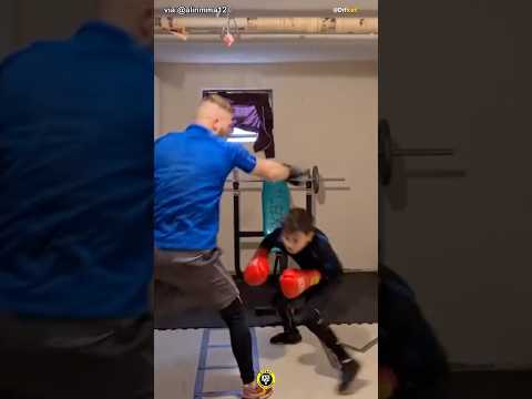 مسابقه بوکس بین پدر و پسر نتیجه فوق العادست Alinmma12