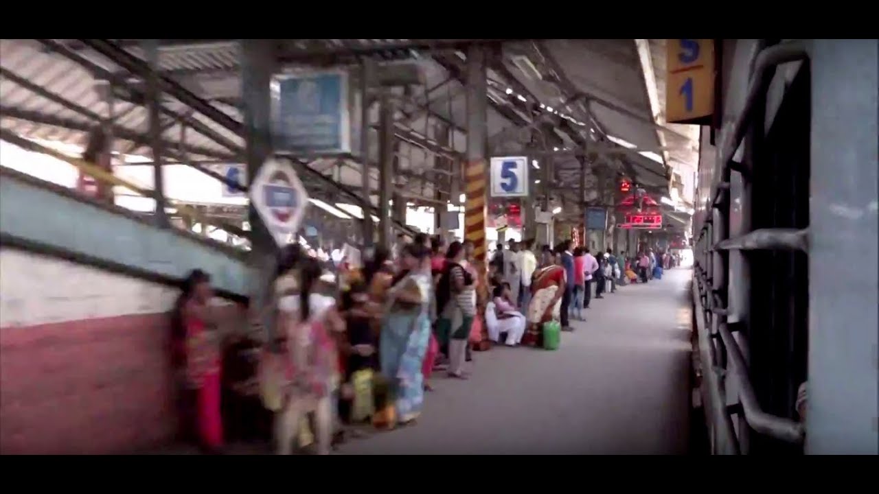 Mumbai Cst Hyderabad Express Showing Aggression at Kurla, Mulund