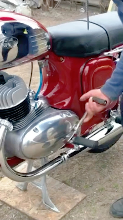 HAND START! Jawa 350 By Roma Urraco