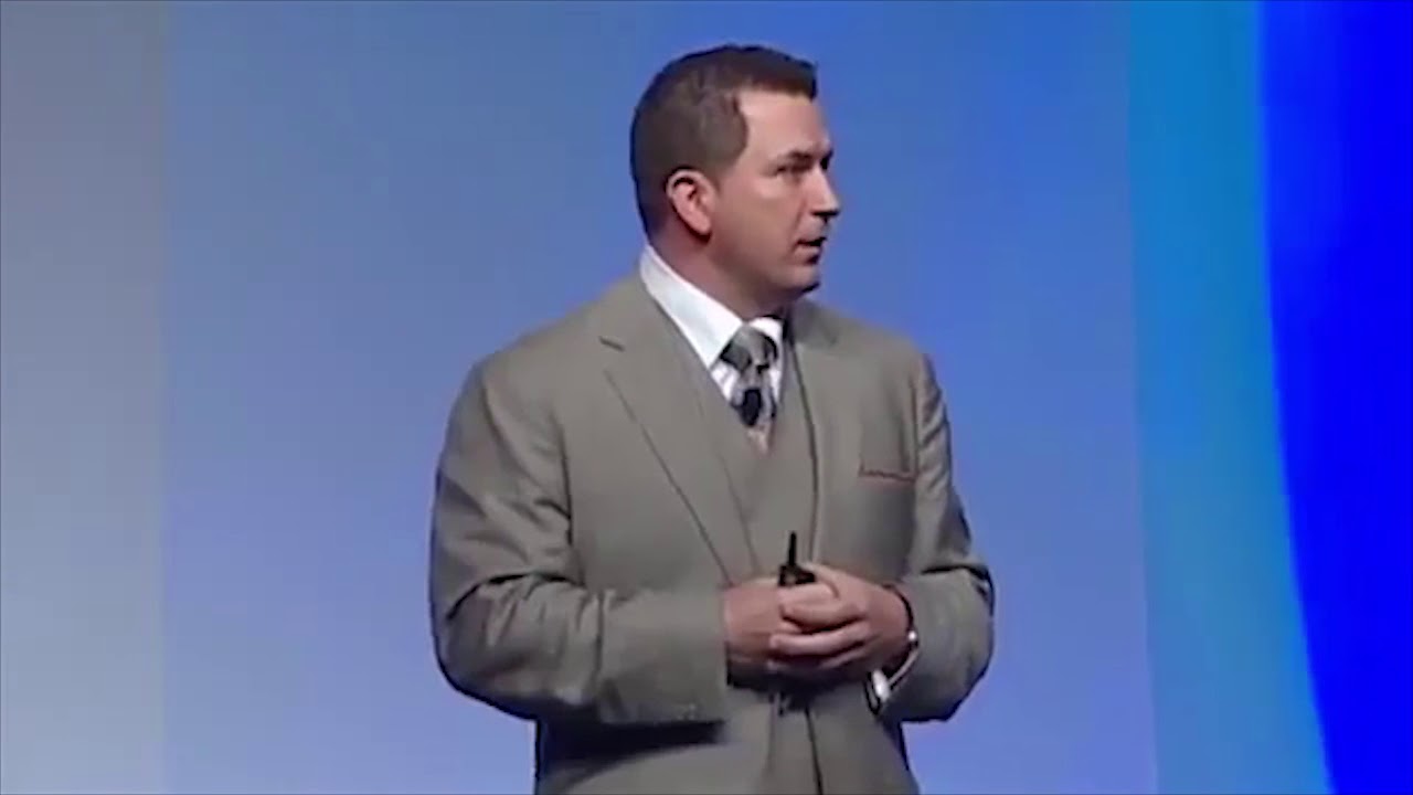 Jason Guck Training a Crowd of 10,000