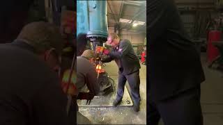 Massey Power Hammer. Forging A 110lbs/50kg Lump Of Steel