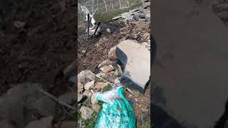 Ayinin Yayla Evlerinde Masayi Kurmuş Rakisini Iciyor