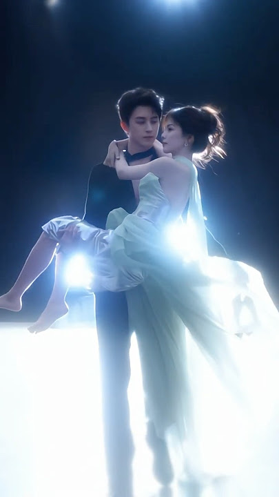 OMG THEY’RE SO STUNNING. Their size gap is amazing #bailu #白鹿 #aoruipeng #白月梵星 #moonlightmystique