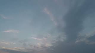 Skyward Symphony: 59 Seconds of Mesmerizing Cloudscapes & Celestial Motion