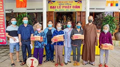 Núi Thành:Trao quà cho bà con khó khăn tại chùa Lộc Tân
