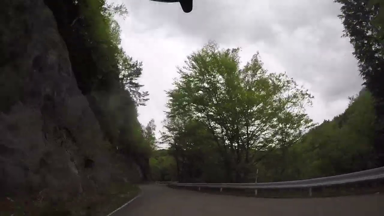 なぜ底辺の人は自分を幸せに見せようとするのか