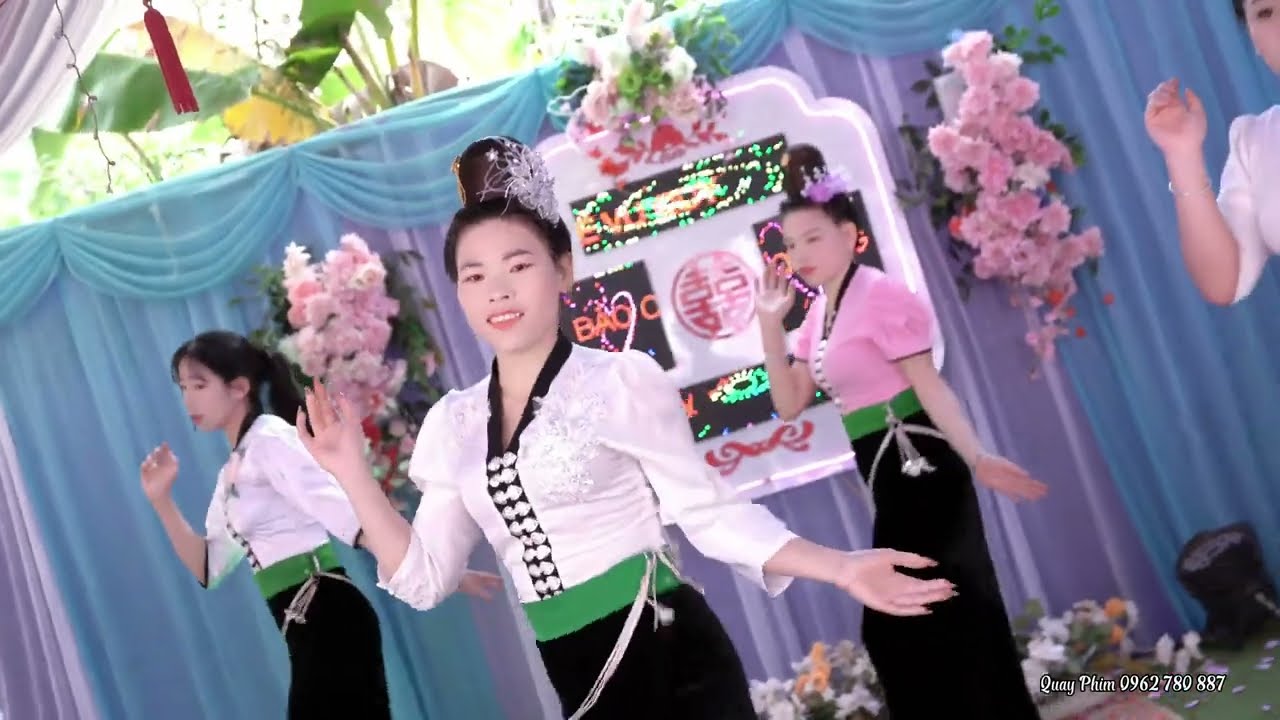 Vũ điệu .... mừng lễ vu quy Bảo Oanh _ Đình Quang đội múa bản nặm bay xã tủa chùa tỉnh điện biên