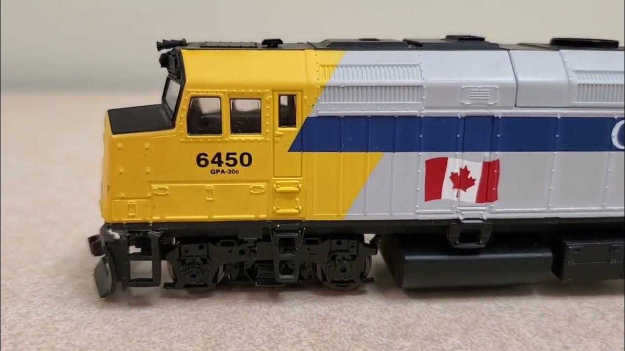 Walthers HO Scale Via Rail F40PH Dummy and DCC/ Sound F40PH