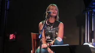 Video thumbnail of "Miranda Lambert Girl Crush"