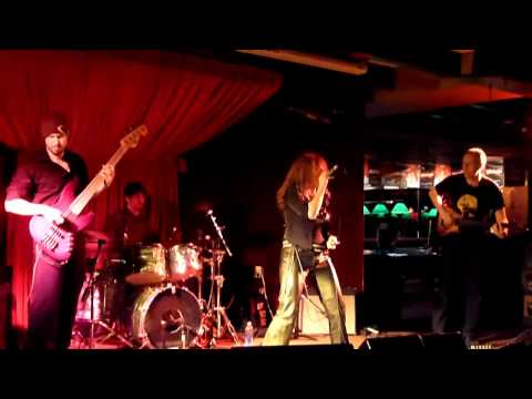 Bad little doggie - Duumr Haht (Live at the Fairview 1/7/11)