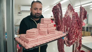 THIS MAN MAKES THE PERFECT BOSNIAN ĆEVAPI!