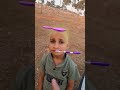 فرشايه ومشط على راس موسى لازم نساعده يخلص منهن فرشايه ومشط على راس موسى لازم نساعده يخلص منهن