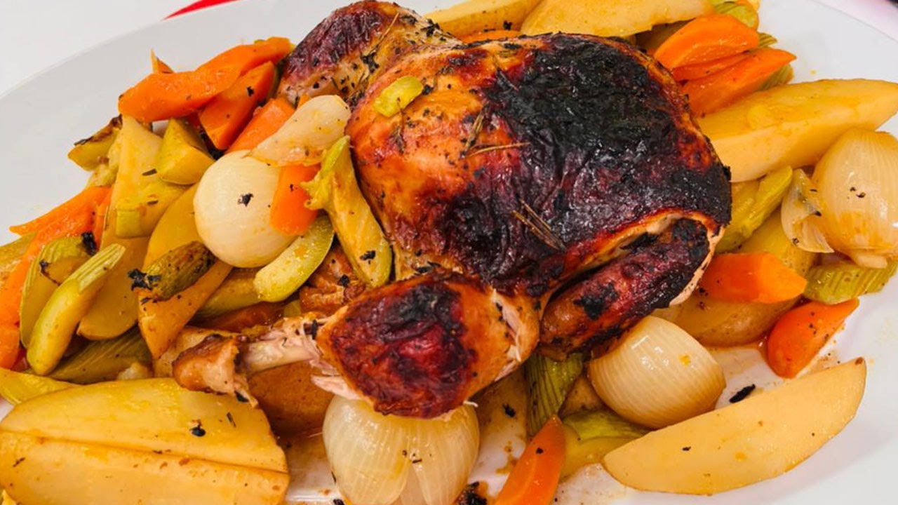 طريقة عمل دجاج مشوي بالكيس الحراري | العزومة مع الشيف فاطمة أبو حاتي