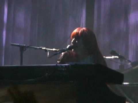 (+) 24. Tori Amos - Bouncing Off Clouds