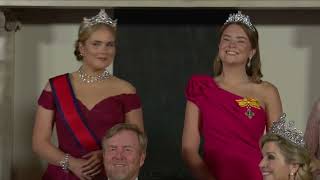 Prinses Ariane's debuut: samen met Amalia, Máxima, Beatrix en andere familieleden naar staatsbanket
