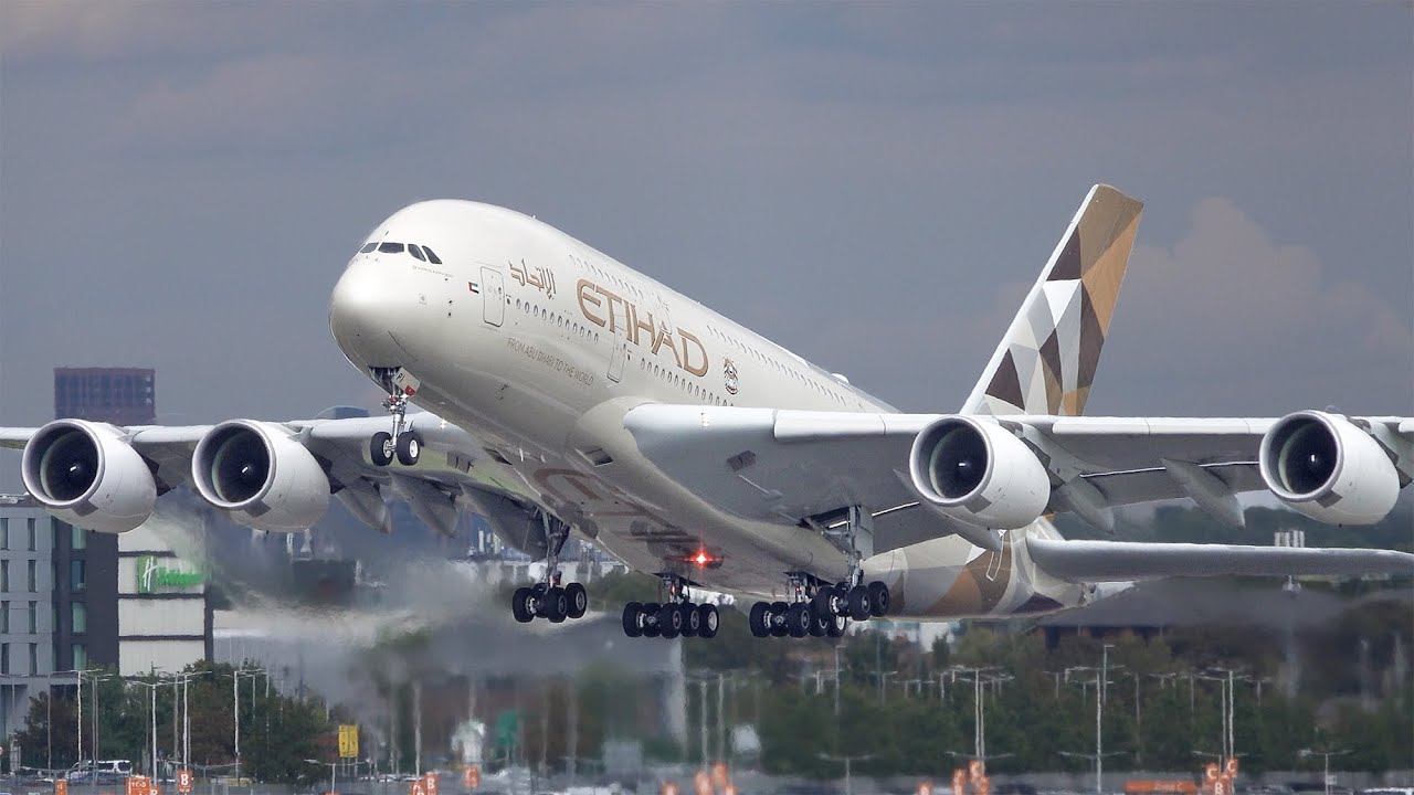 AFTERNOON RUSH at LONDON HEATHROW in 4K [LHR/EGLL]