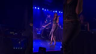 PinkPantheress in Detroit singing Pain #capableoflove #heavenknows #pinkpantheress #shorts #youtube