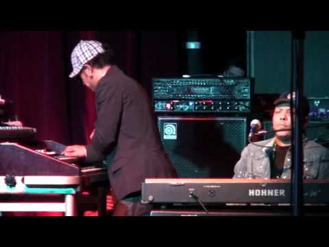 (HD) Soulive with John Scofield and Ivan Neville -...