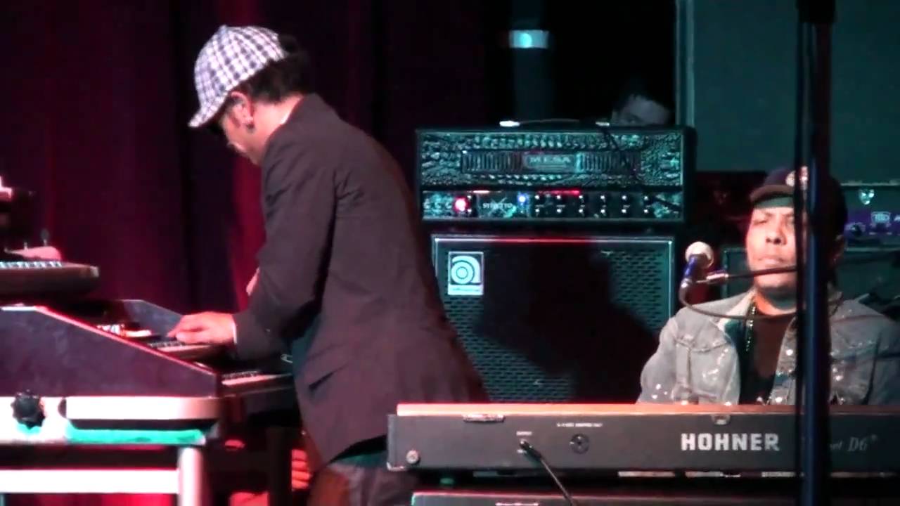 YouTube에서 (HD) Soulive with John Scofield and Ivan Neville - Big Chief - Brooklyn Bowl - 3.8.11 보기 YouTube에서 (HD) Soulive with John Scofield and Ivan Neville - Big Chief - Brooklyn Bowl - 3.8.11 보기