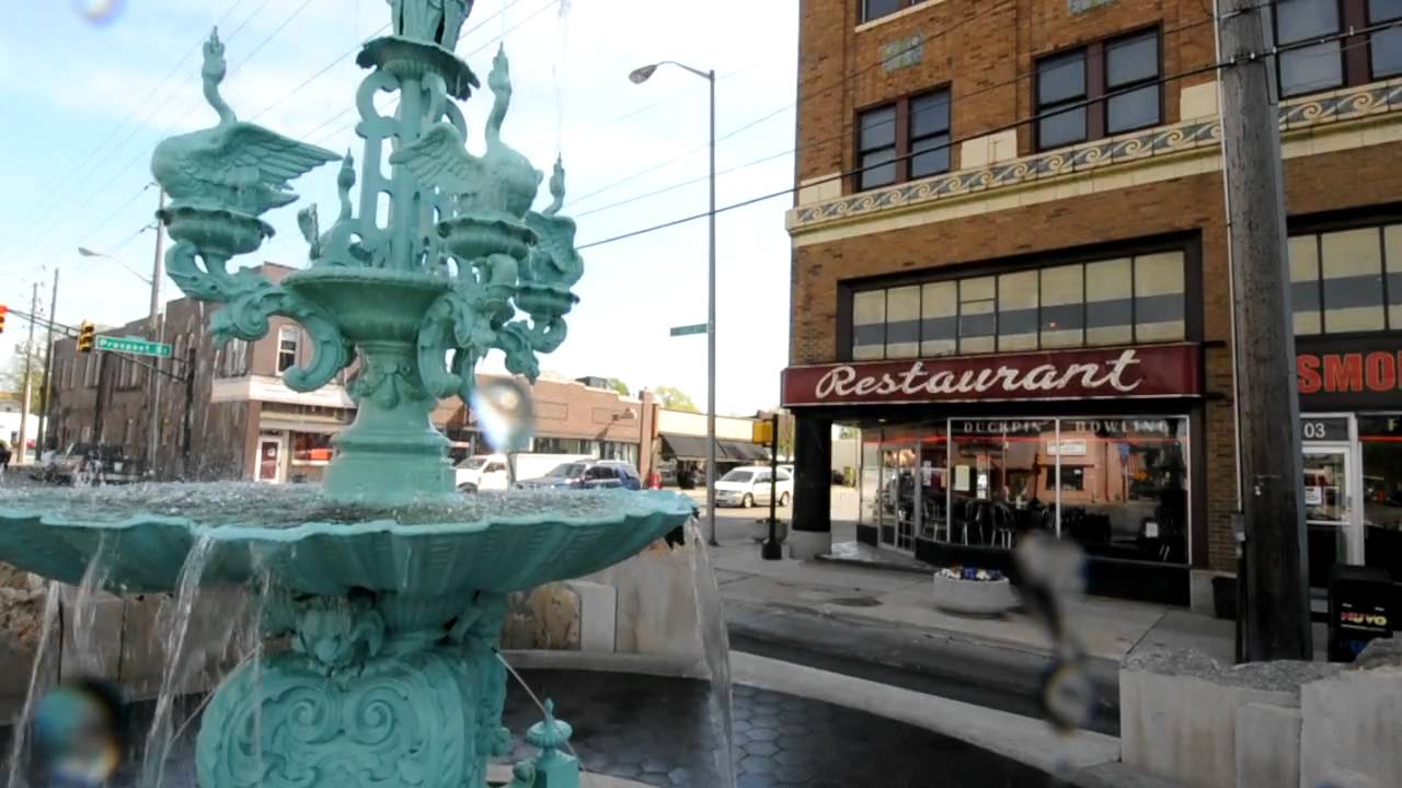 Fountain Square fountain, Indianapolis IN Steve Polston DSC_4864.AVI