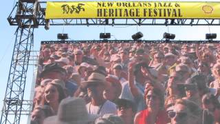 View Lenny Kravitz Live Performance of 'Fly Away' at Jazz Fest 2015