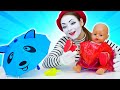 Весёлые игры куклы - БЕБИ БОН собирается гулять! Одежда для куклы Baby Born! - Смешные видео онлайн