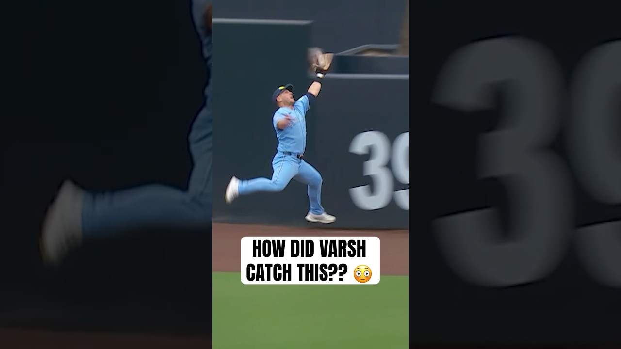 Daulton Varsho makes a highlight-reel play at the wall ‼️ #MLB #Toronto #BlueJays