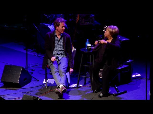 YouTubeでeTown On-Stage Interview - Mavis Staplesを視聴 YouTubeでeTown On-Stage Interview - Mavis Staplesを視聴