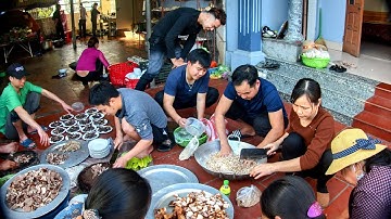 Lòng Lợn Nóng Hổi Tiết Canh Chia Phần Chuẩn Tết 2023