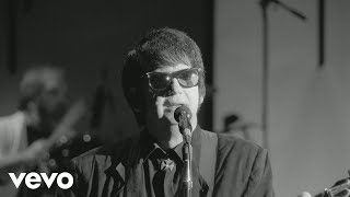 Watch Roy Orbison The Comedians video