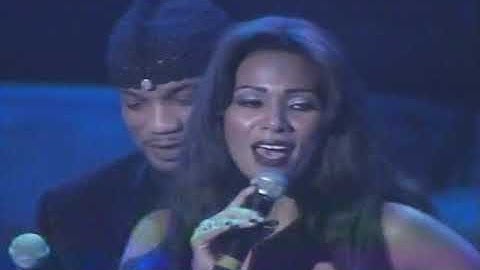 Kofi Olomide e Nainkata Belle - Je T