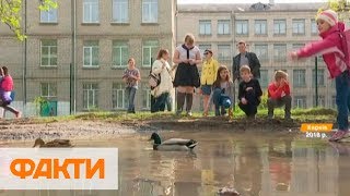 Коврами и челюстями: как ремонтируют дороги в Харькове