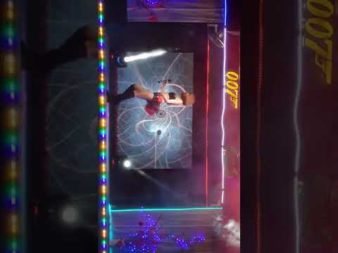 歌星：方紫莹：歌曲：电音之王。
