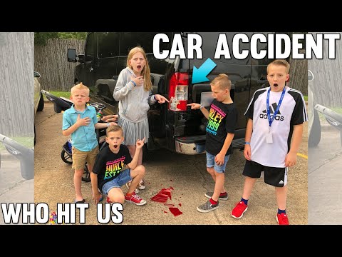 who-hit-our-car?!-+-feeding-sharks!!-||-mommy-monday
