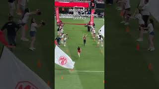 Aficionada De Chivas Le Ganó En Una Carrera A Una Velocista En El Medio Tiempo Vs América