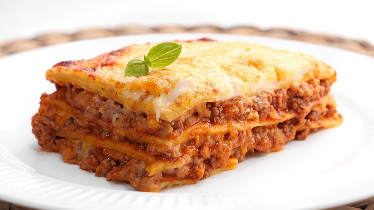 Coca Electrónico es suficiente Super Delicious Meat Lasagna with Cheese and Bechamel - YouTube