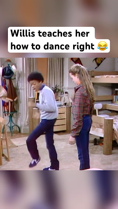 Willis Teaches Her How to Dance 🕺🏾😅 #shorts #michaeljackson