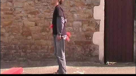 Low reverse turn to the right in front of body poi tutorial