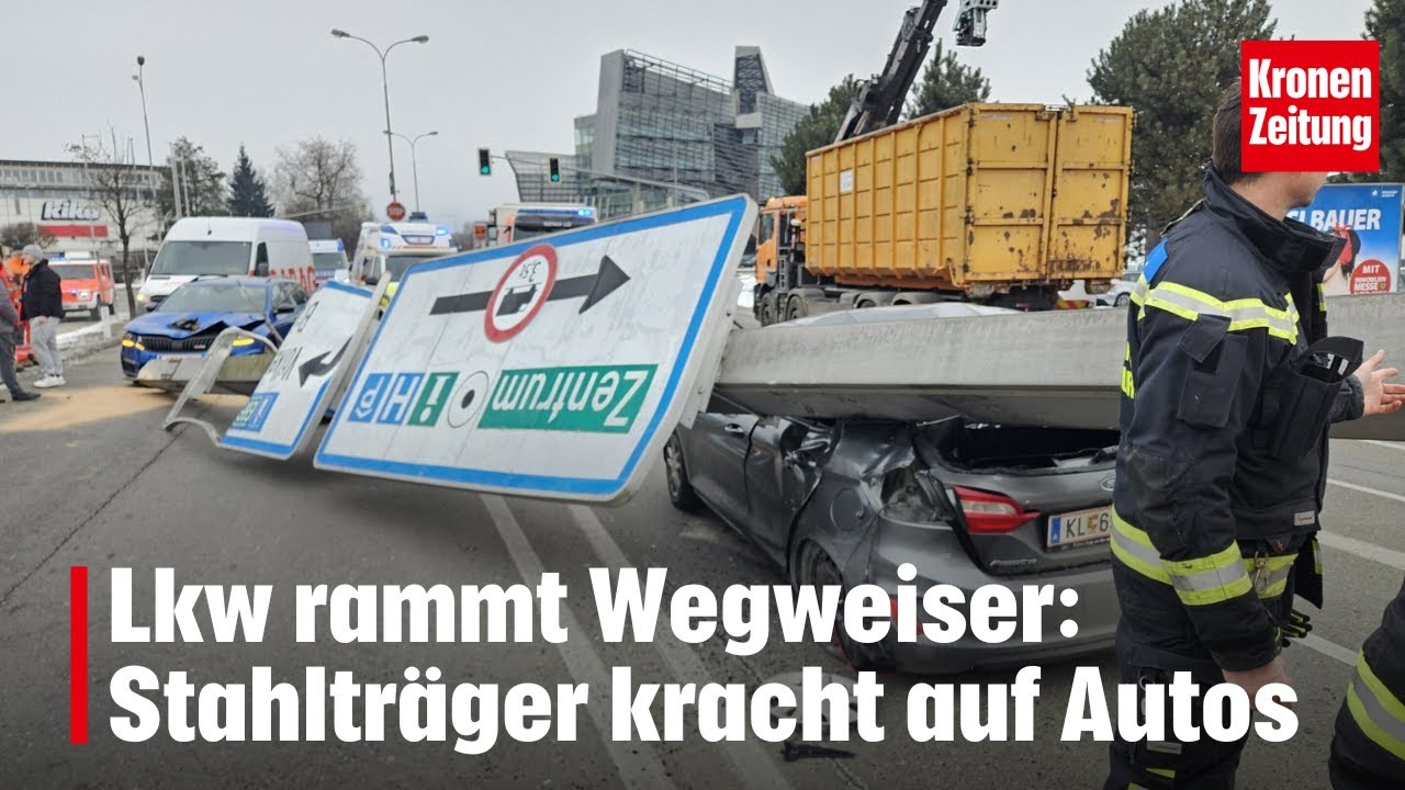 Lkw rammt Wegweiser: Stahlträger kracht auf Autos | krone.tv NEWS