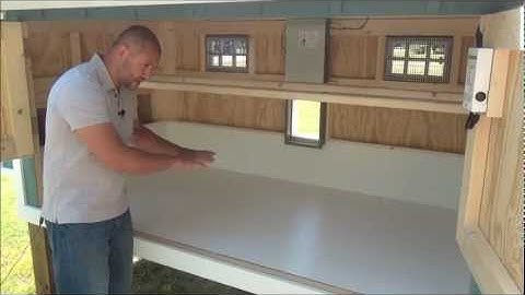 Deep litter method in a chicken coop