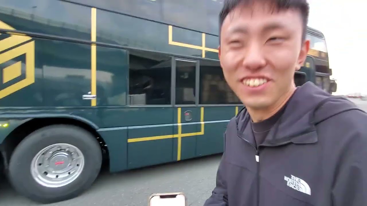 サロンバス大集合②】 記念撮影📸#大阪 #港 #bbq #サロンバス#観光バス