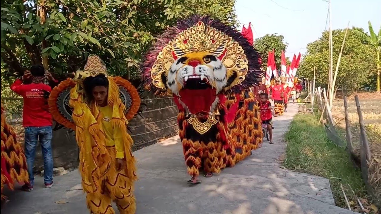 Kirab Barongan Kusumojoyo & Drumband - Di Turirejo Demak Jawatengah Indonesia