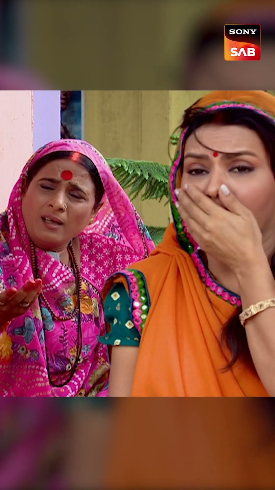 Agar आपके आसपास koi उदास है.. तो उसे I love you कह दीजिए! #Shorts #Lapataganj #Ep40 #VineetKumar