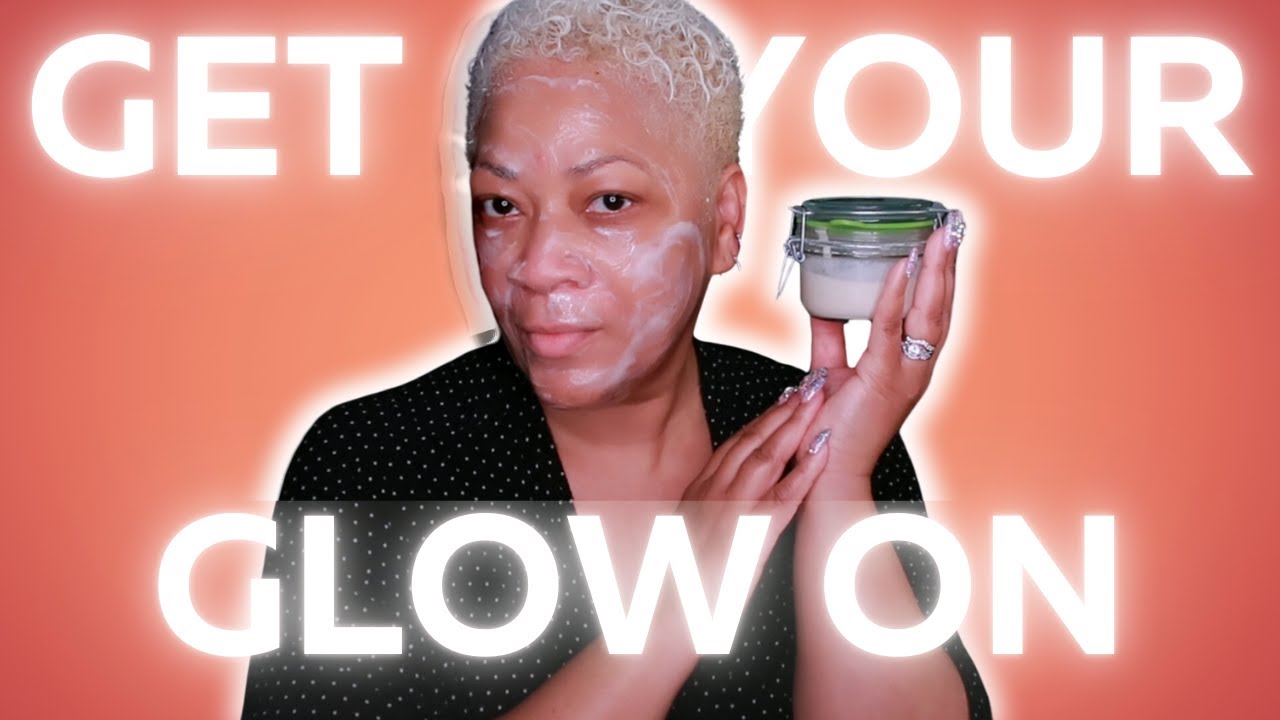 Get Your Glow On ~ Sour Cream, Honey, and Banana Face Mask Recipe for Radiant Skin