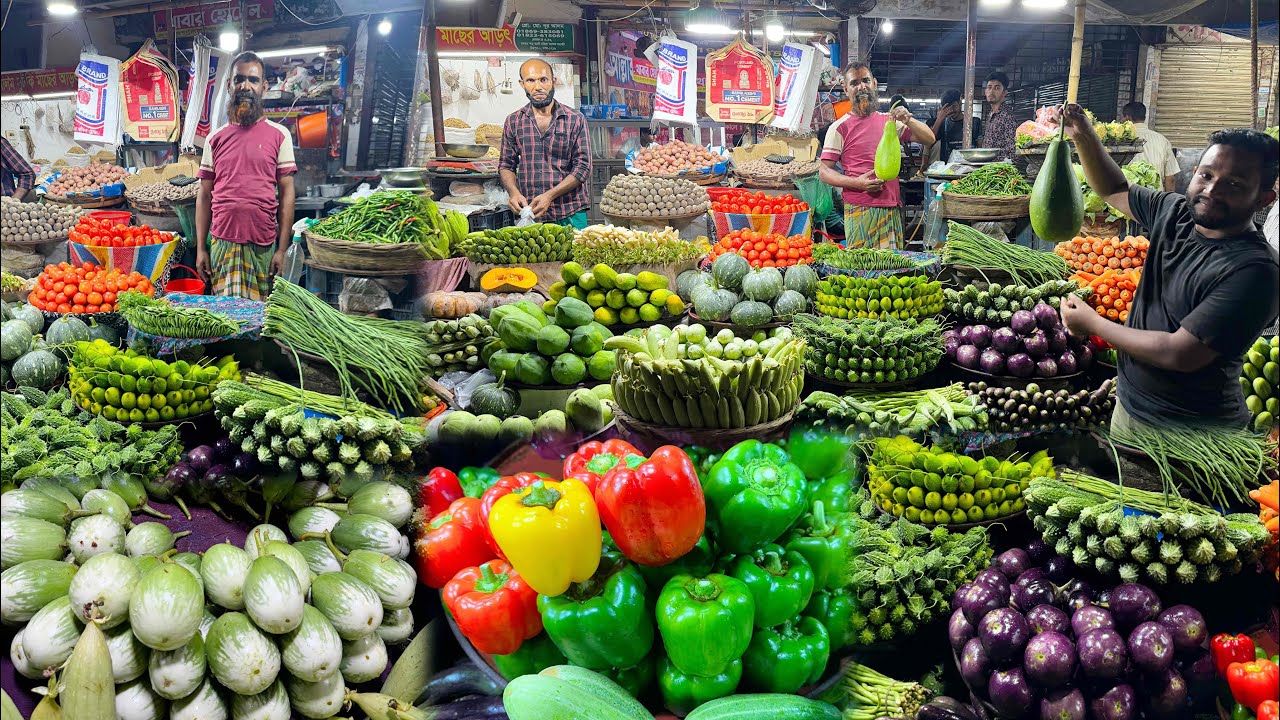 সবজির দাম শুনে ভ্যাবাচ্যাকা! বেগুনের কেজি ২০০, শিমের কেজি ২২০, ক্যাপসিকাম ৭০০ টাকা কেজি!