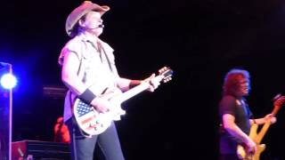 Ted Nugent - Good Friends and a Bottle of Wine (Houston 07.15.16) HD