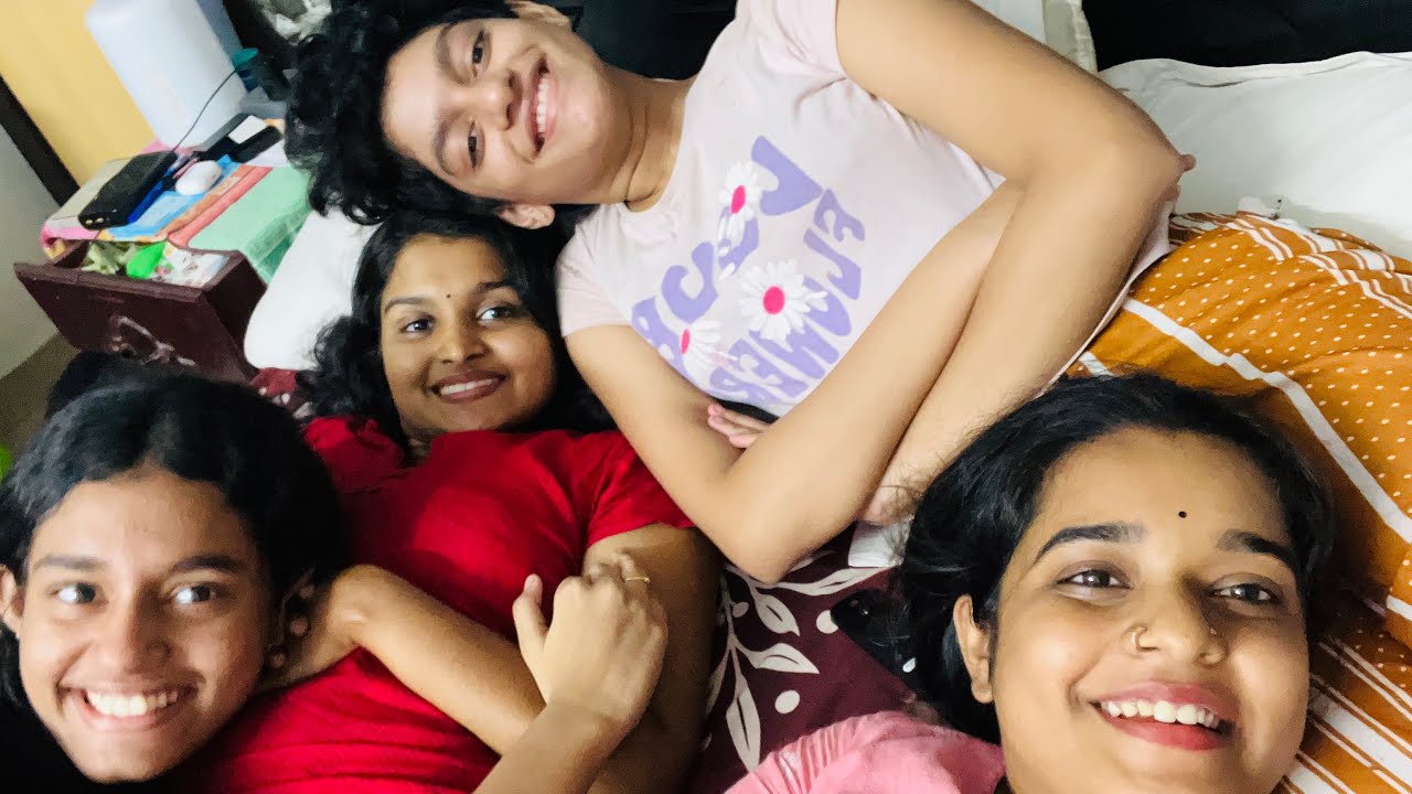 CHALLENGE WITH MY COUSINS |  FOODIES ON TRAVELSHIP | NANDHANA CHANDRA #challenge #mallu