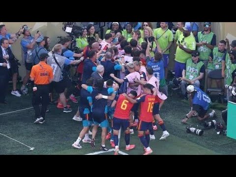🔥😱フェラン・トーレス大炎上！優勝直後にコーナーフラッグを蹴り飛ばす衝撃行動…「なぜイエローなし？」世界中で賛否騒然！🏆⚽️