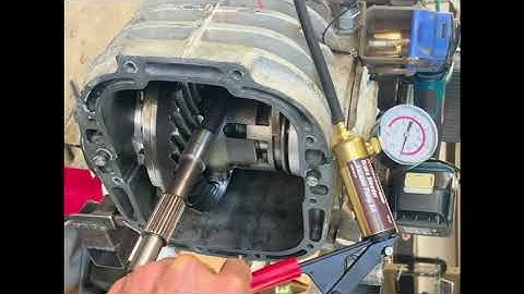 A simple video of Syncro locker operation.